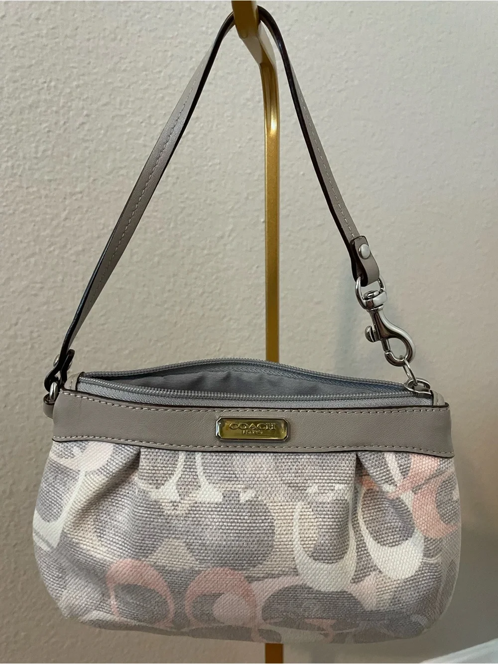 Coach Poppy Gray Pink Graphic Signature C Wristlet Purse Y2K